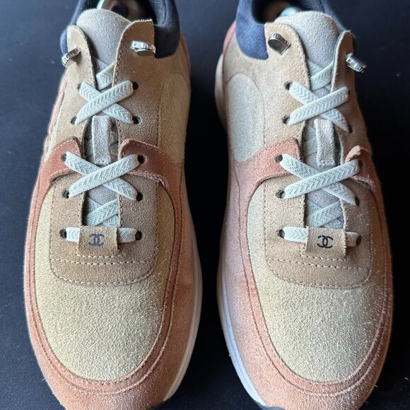 Chanel Unisex Peach Suede Sneaker with Classic CC Logo. Size 41 - Picture 1 of 7